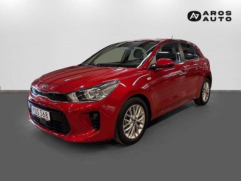 Röd (signal red metallic) Begagnad 2017 Kia Rio Advance Halvkombi | 139 900 kr (Marknadspris) - Bild 1/4