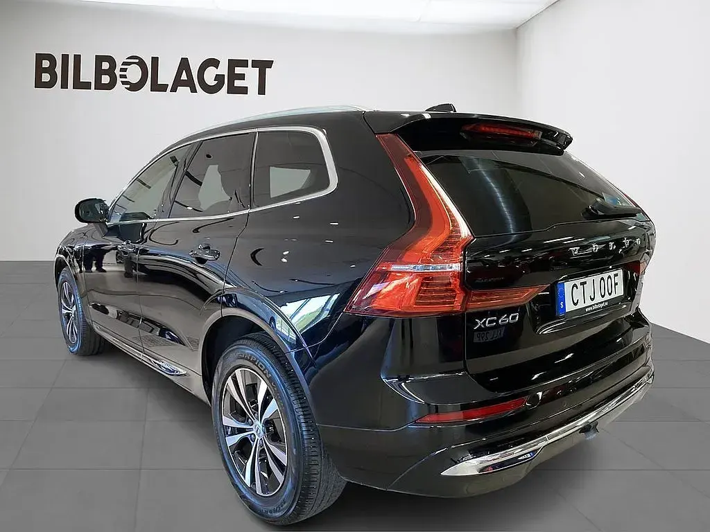 Begagnad Volvo XC60 Core 253 HK (2022) i , BOLLNÄS - 369 800 kr | AutoUncle