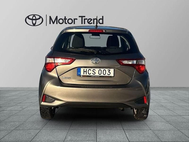 Begagnad Toyota Yaris Active 112 HK (82 kW) 2019 Grå