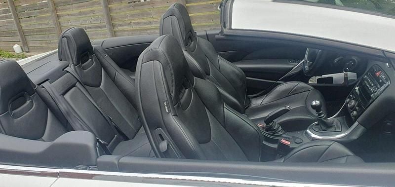 Vit Begagnad 2011 Peugeot 308 CC Cab | 79 000 kr (Marknadspris) - Bild 1/4