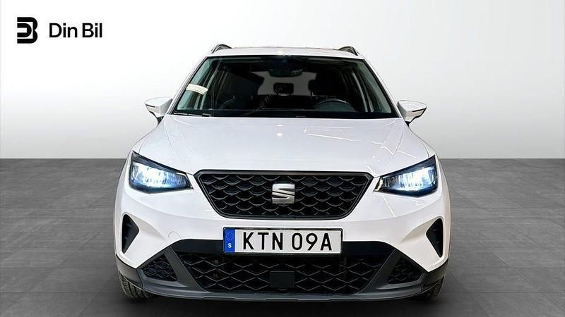 Begagnad Seat Arona Style 110 HK (80 kW) 2022 "candy" weiss SUV