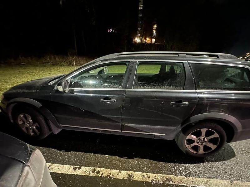 Svart Begagnad 2009 Volvo XC70 Kombi | 135 000 kr (Marknadspris) - Bild 1/4