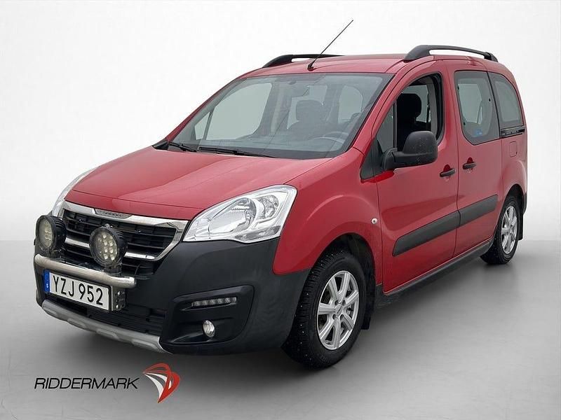 Begagnad Peugeot TePee 99 HK (72 kW) 2017 Röd Minibuss