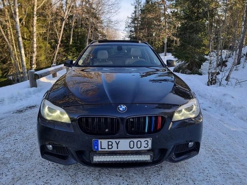 Begagnad BMW 520 M Sport 184 HK (135 kW) 2010 Svart Kombi