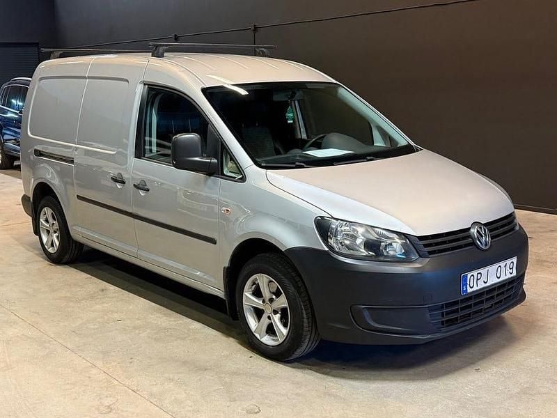 Begagnad VW Caddy Maxi 102 HK (75 kW) 2011 Silver Minibuss