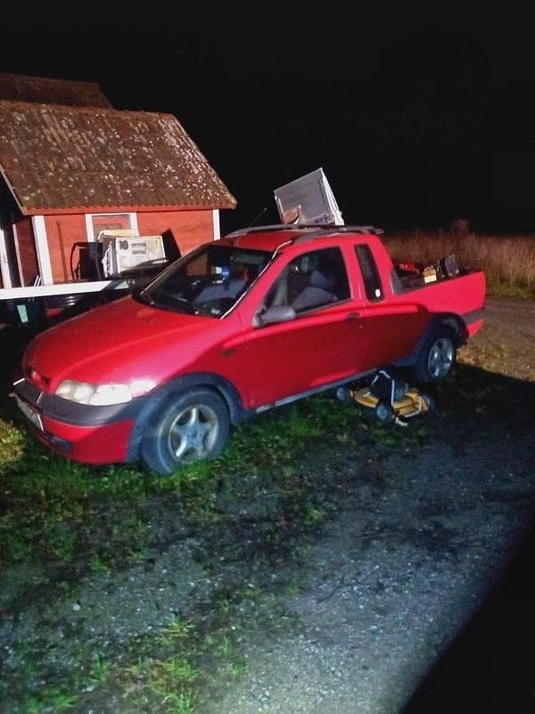 Begagnad 2006 Fiat Strada Pickup | 10 000 kr - Bild 1/1