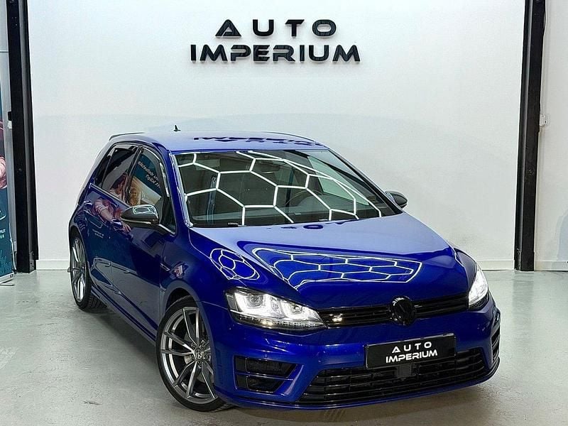 Blå Begagnad 2016 VW Golf VII R Halvkombi | 249 900 kr (Lite dyr) - Bild 1/4