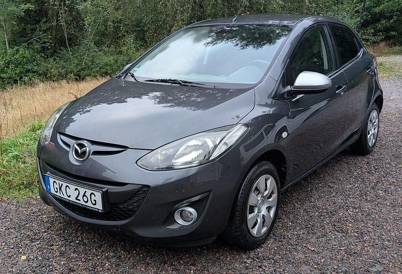 Grå Begagnad 2014 Mazda 5 Minibuss | 28 320 kr - Bild 1/4