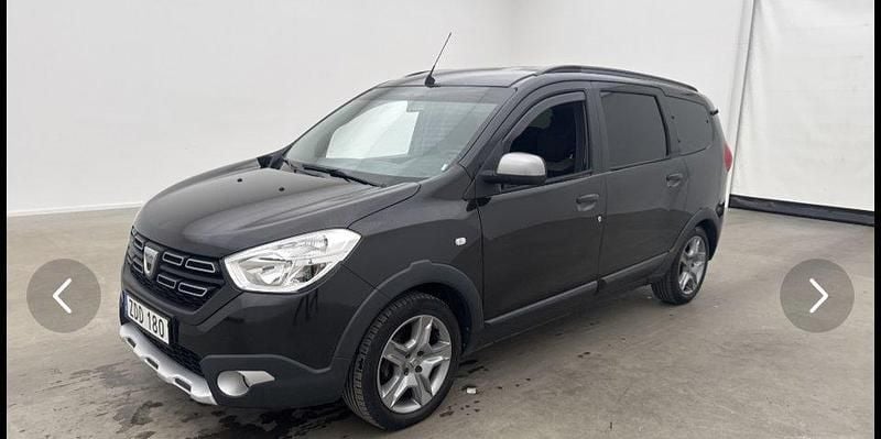 Svart Begagnad 2018 Dacia Lodgy Stepway Minibuss | 110 000 kr (Lite dyr) - Bild 1/4