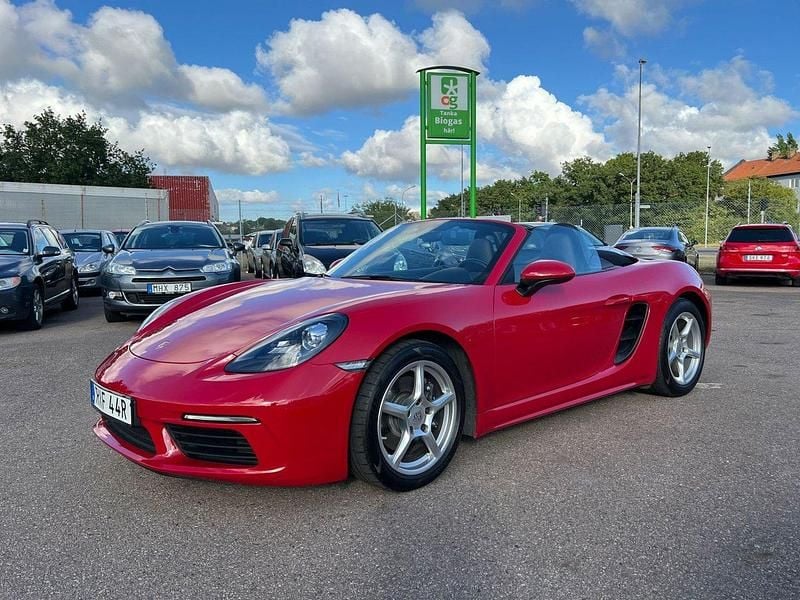 Röd Begagnad 2020 Porsche 718 Boxster Cab | 649 900 kr (Superpris) - Bild 1/4
