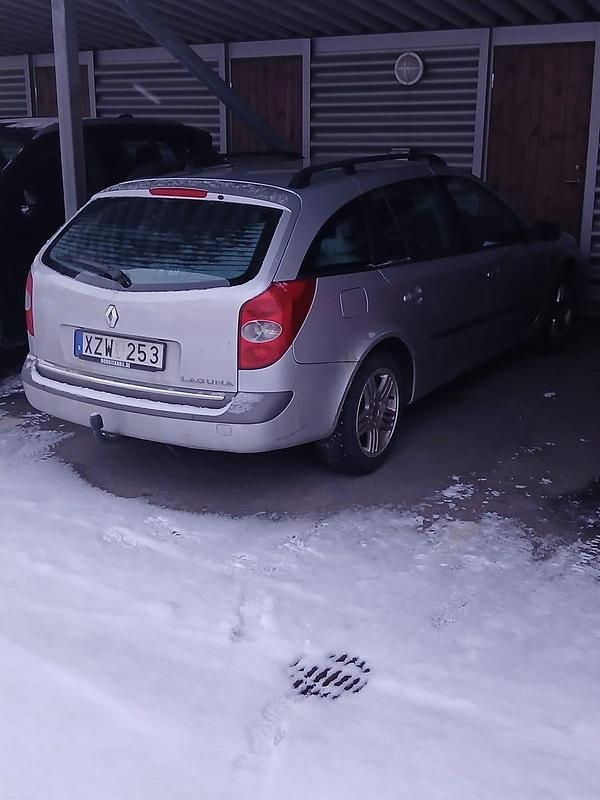Silver Begagnad 2006 Renault Laguna GrandTour Kombi | 14 999 kr (Bra pris) - Bild 1/4
