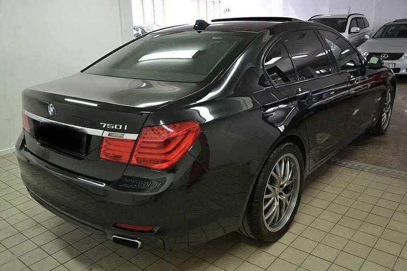 Begagnad BMW 750 408 HK (300 kW) 2009 Sedan