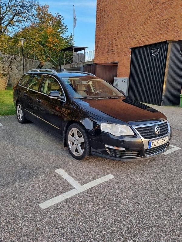 Svart Begagnad 2008 VW Passat Sportline Kombi | 30 000 kr (Marknadspris) - Bild 1/4