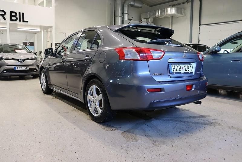 Begagnad Mitsubishi Lancer Sportback 143 HK (105 kW) 2009 Grå Halvkombi