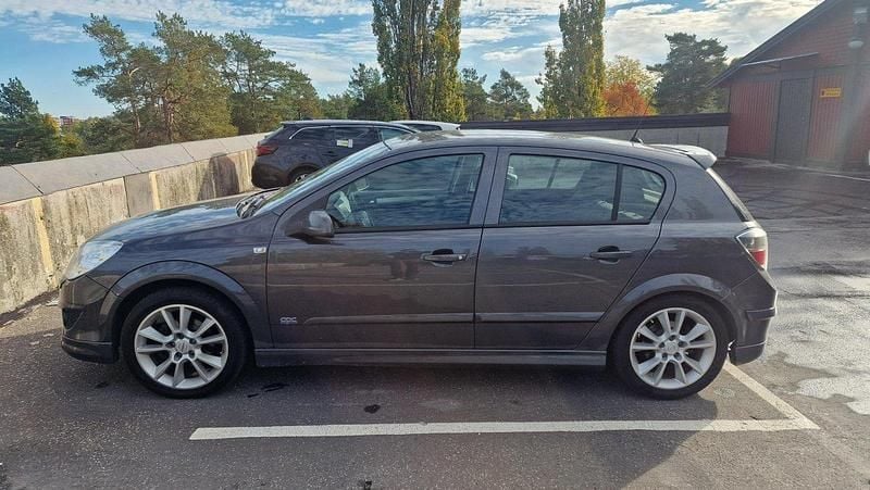 Grå Begagnad 2009 Opel Astra OPC Halvkombi | 19 900 kr (Bra pris) - Bild 1/4