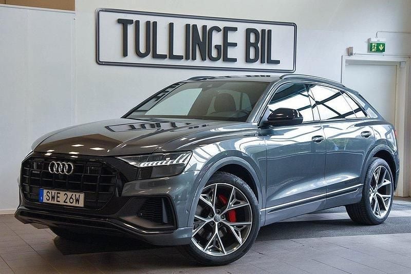 Grå Begagnad 2019 Audi Q8 S-Line SUV | 579 800 kr (Superpris) - Bild 1/4