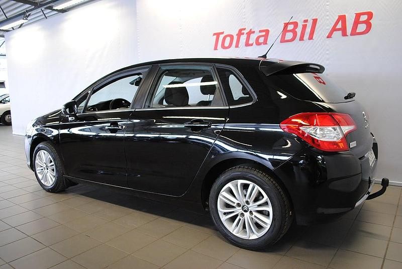 Begagnad Citroën C4 131 HK (96 kW) 2014 Svart Halvkombi