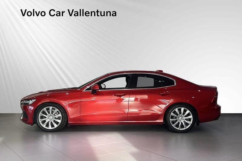 Begagnad Volvo S60 Momentum 192 HK (141 kW) 2020 Röd Sedan
