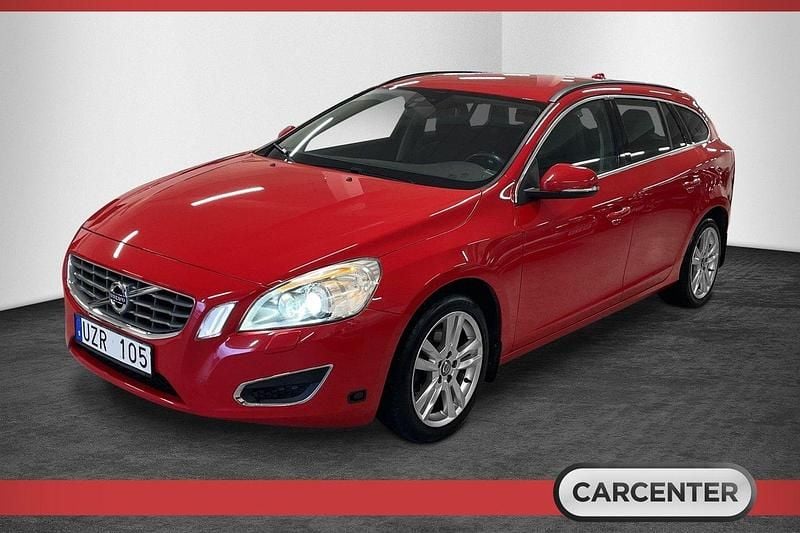 Röd Begagnad 2011 Volvo V60 Momentum Kombi | 79 500 kr (Superpris) - Bild 1/4