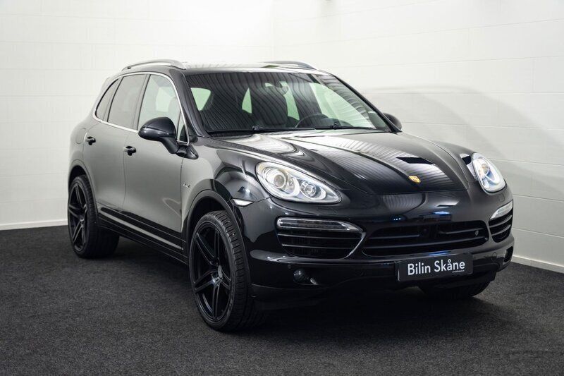 Svart Begagnad 2013 Porsche Cayenne SUV | 189 900 kr (Marknadspris) - Bild 1/4
