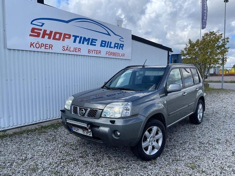 Mörkgrå (grå) Begagnad 2006 Nissan X-Trail SUV | 54 900 kr (Dyr) - Bild 1/4