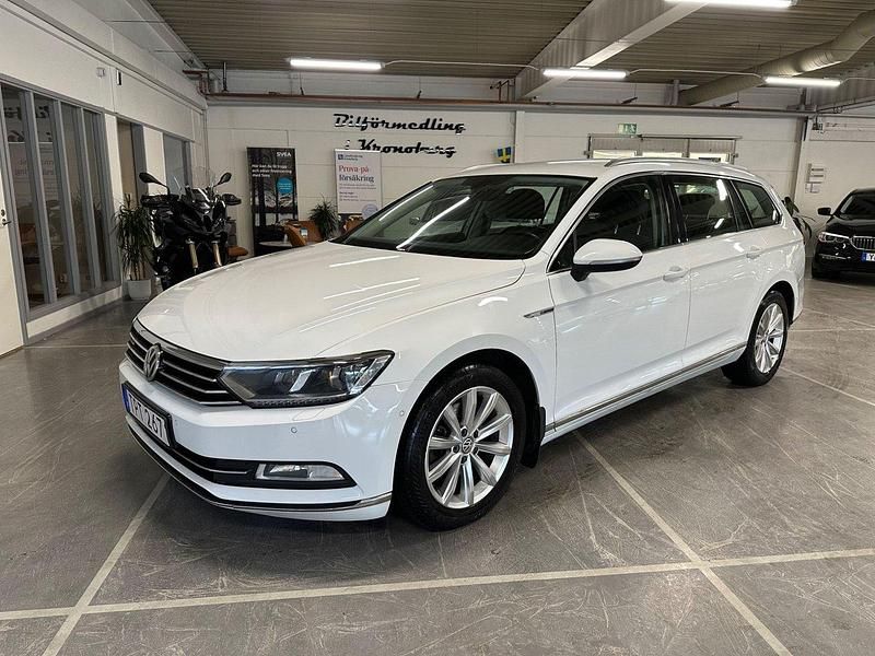 Vit Begagnad 2015 VW Passat GT Kombi | 129 900 kr (Marknadspris) - Bild 1/4