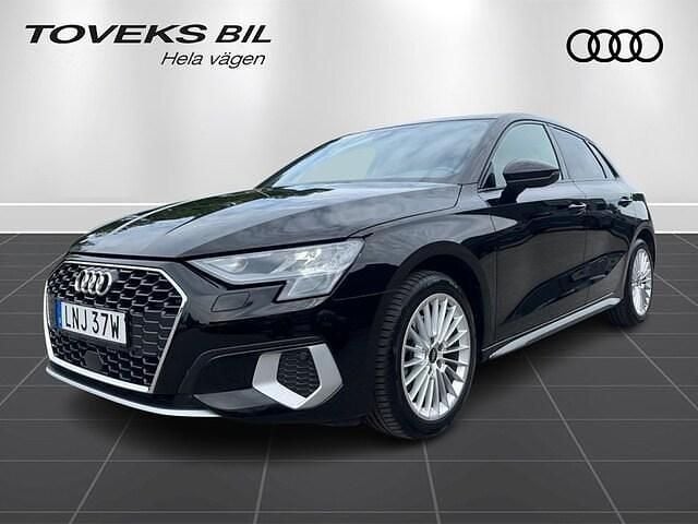 Brilliantsvart Begagnad 2022 Audi A3 Advanced Plus | 269 000 kr (Marknadspris) - Bild 1/4