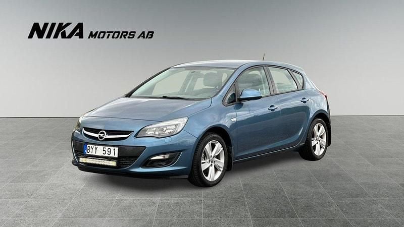 Blå Begagnad 2013 Opel Astra Halvkombi | 59 900 kr (Marknadspris) - Bild 1/4