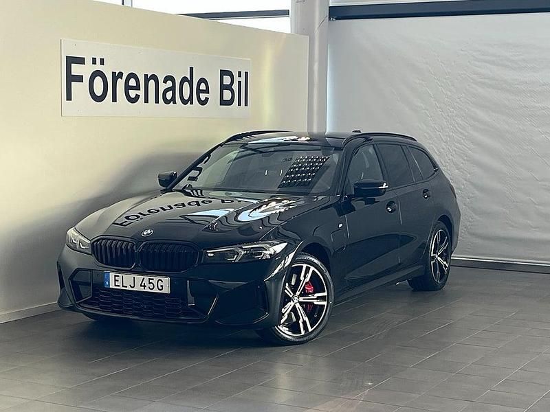 Svart Begagnad 2025 BMW 330e M Sport Kombi | 519 000 kr (Lite dyr) - Bild 1/4