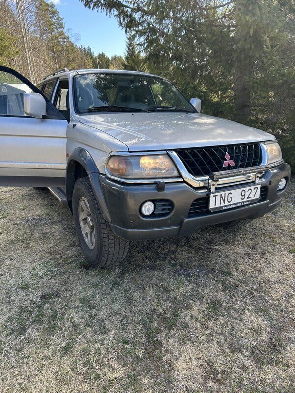 Begagnad 2002 Mitsubishi Pajero SUV | 42 000 kr (Marknadspris) - Bild 1/4