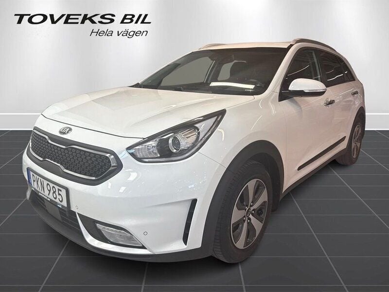 Vit Begagnad 2017 Kia Niro 2 SUV | 189 000 kr (Marknadspris) - Bild 1/4