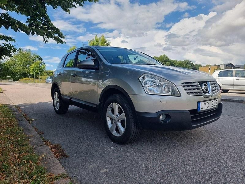 Silver Begagnad 2009 Nissan Qashqai SUV | 65 000 kr (Lite dyr) - Bild 1/4