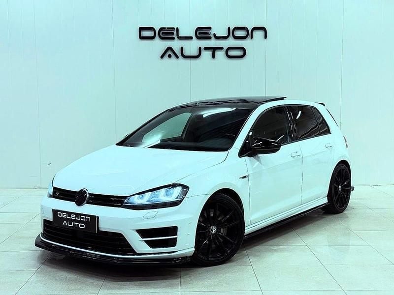 Begagnad VW Golf VII R 301 HK (221 kW) 2016 Oryx white metallic Halvkombi