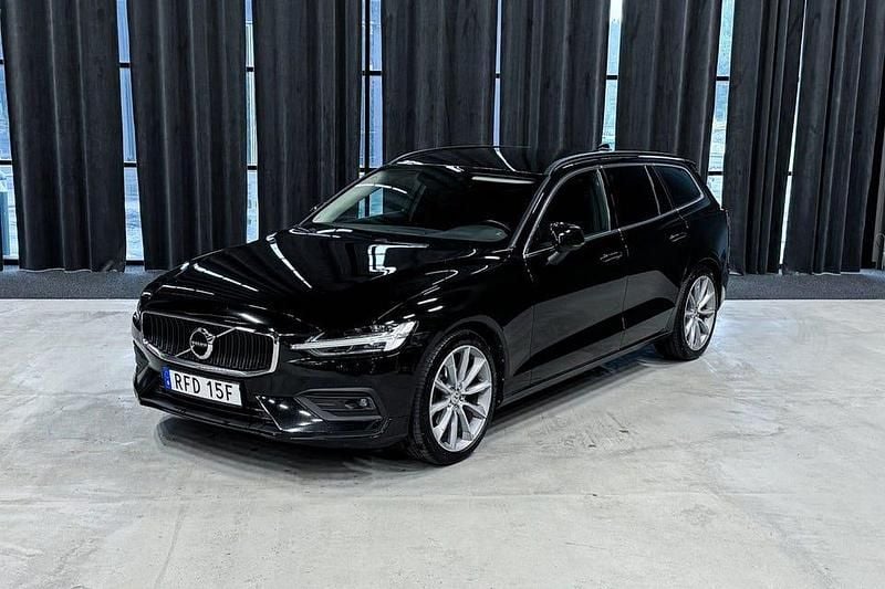 Svart Begagnad 2021 Volvo V60 Kombi | 299 900 kr (Dyr) - Bild 1/4