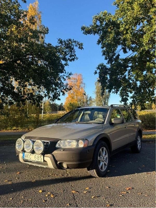 Brun Begagnad 2005 Volvo XC70 SUV | 44 900 kr (Dyr) - Bild 1/4