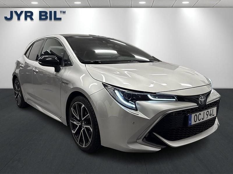 Begagnad Toyota Corolla Hybrid Executive 184 HK (135 kW) 2019 Silver Halvkombi