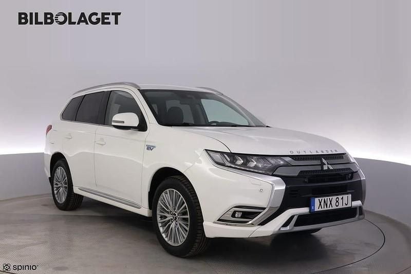 Vit Begagnad 2020 Mitsubishi Outlander Comfort Edition SUV | 229 500 kr (Marknadspris) - Bild 1/4