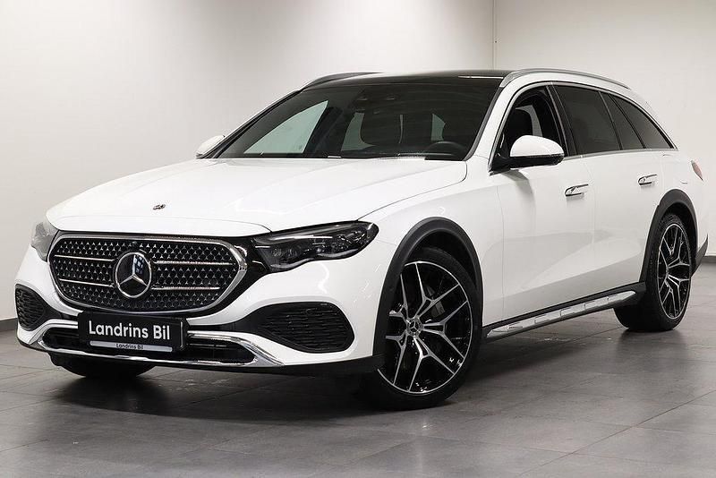 Vit Begagnad 2024 Mercedes E300 Kombi | 819 000 kr - Bild 1/4