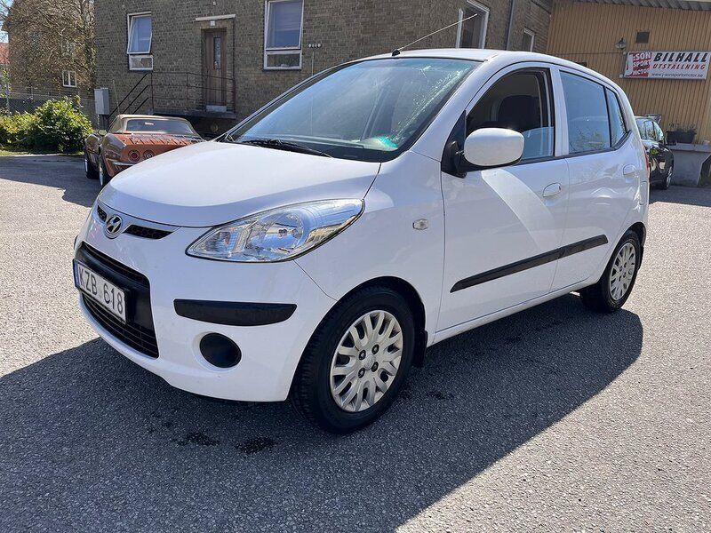 Vit Begagnad 2010 Hyundai i10 Halvkombi | 34 800 kr (Lite dyr) - Bild 1/4