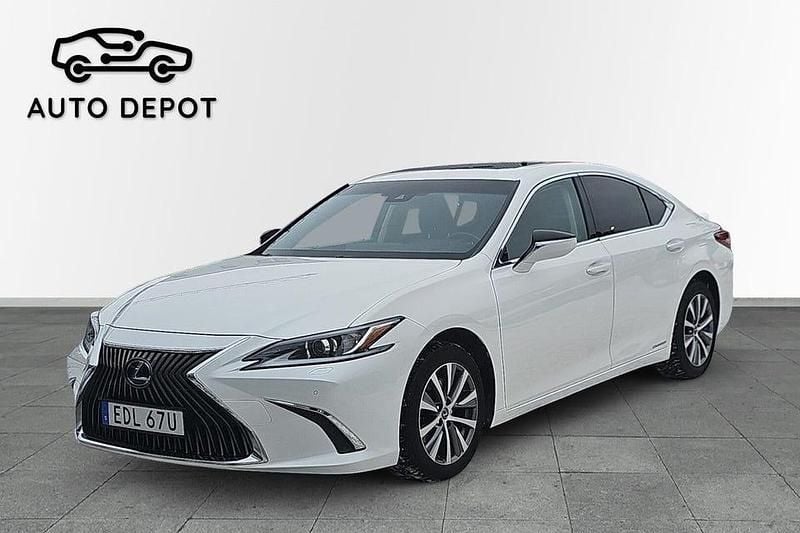 Vit Begagnad 2020 Lexus ES300H Sedan | 299 000 kr (Marknadspris) - Bild 1/4