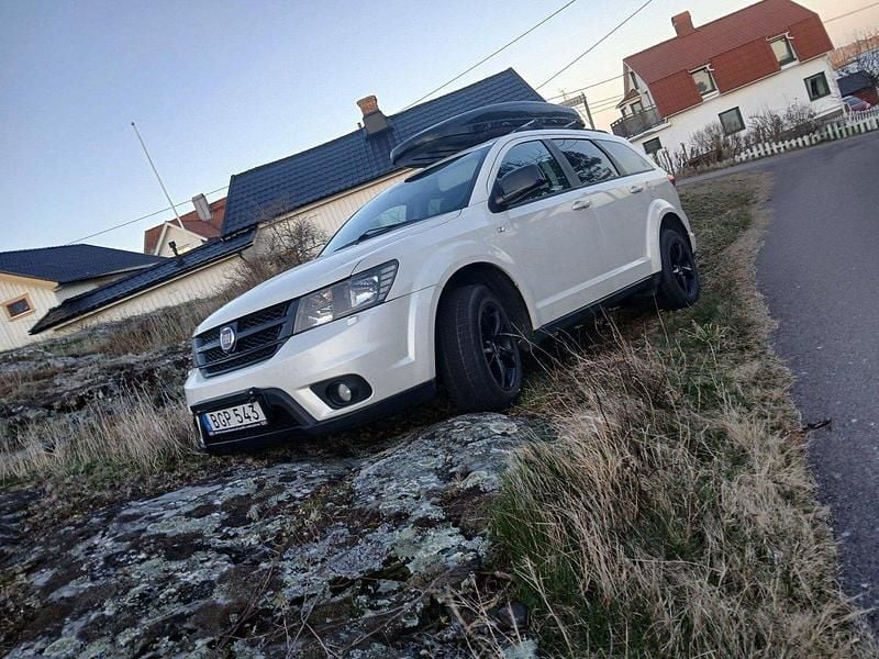Vit Begagnad 2015 Fiat Freemont Black Code SUV | 72 000 kr (Superpris) - Bild 1/2