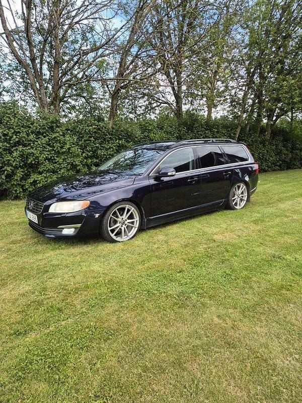 Blå Begagnad 2011 Volvo V70 Momentum Kombi | 69 000 kr (Bra pris) - Bild 1/4