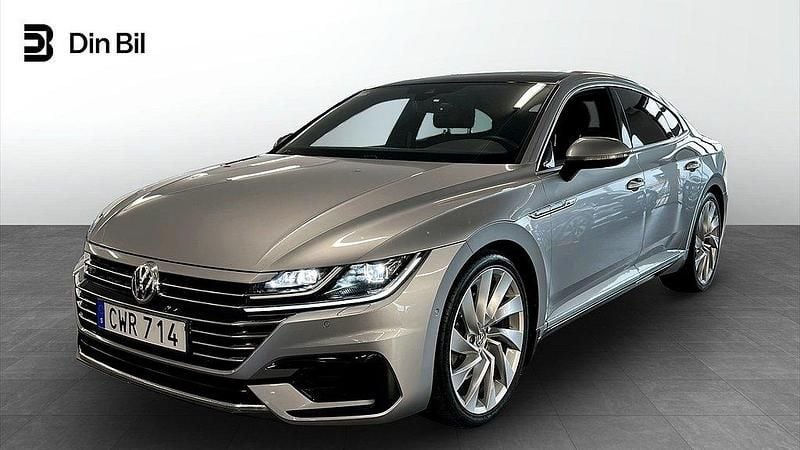 Silver Begagnad 2018 VW Arteon R-line Halvkombi | 309 900 kr (Bra pris) - Bild 1/4