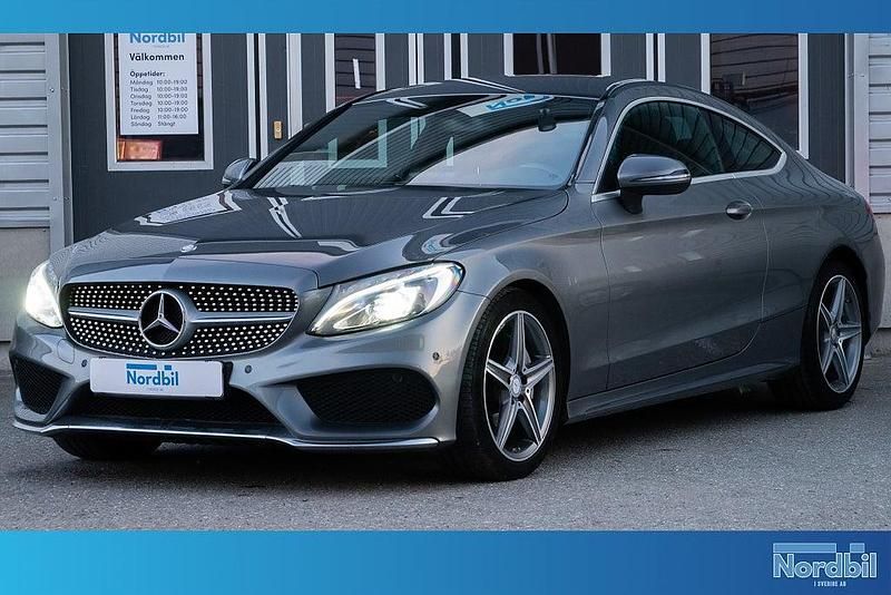 Grå Begagnad 2016 Mercedes C200 AMG Sportkupé | 259 900 kr (Marknadspris) - Bild 1/4