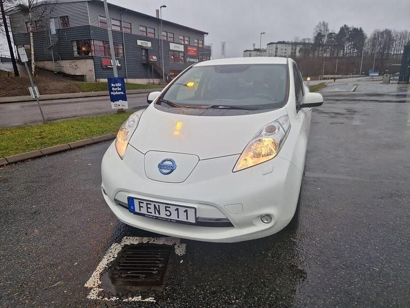 Begagnad 2016 Nissan Leaf Halvkombi | 68 000 kr (Marknadspris) - Bild 1/4