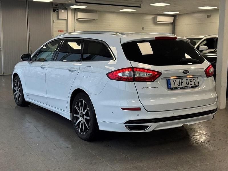 Begagnad Ford Mondeo Titanium 182 HK (133 kW) 2017 Vit Kombi
