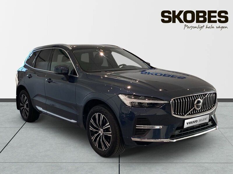 Mörkblå (blå) Begagnad 2022 Volvo XC60 Inscription SUV | 489 900 kr (Marknadspris) - Bild 1/3