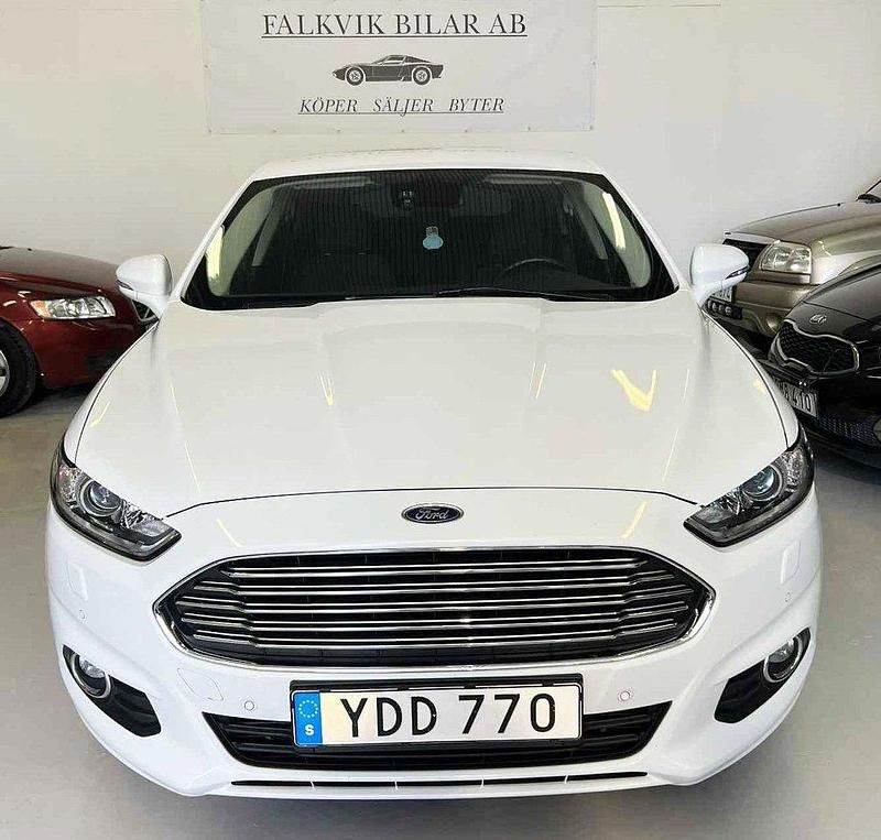Vit Begagnad 2016 Ford Mondeo Halvkombi | 134 899 kr (Bra pris) - Bild 1/4