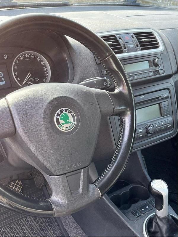 Brun Begagnad 2008 Skoda Fabia Sport Halvkombi | 11 000 kr - Bild 1/4