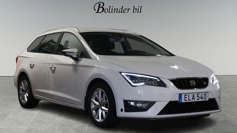 Vit Begagnad 2014 Seat Leon ST FR Kombi | 89 800 kr (Bra pris) - Bild 1/4